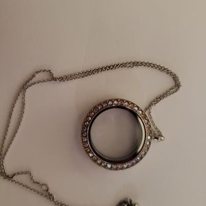 Origami owl locket and chain